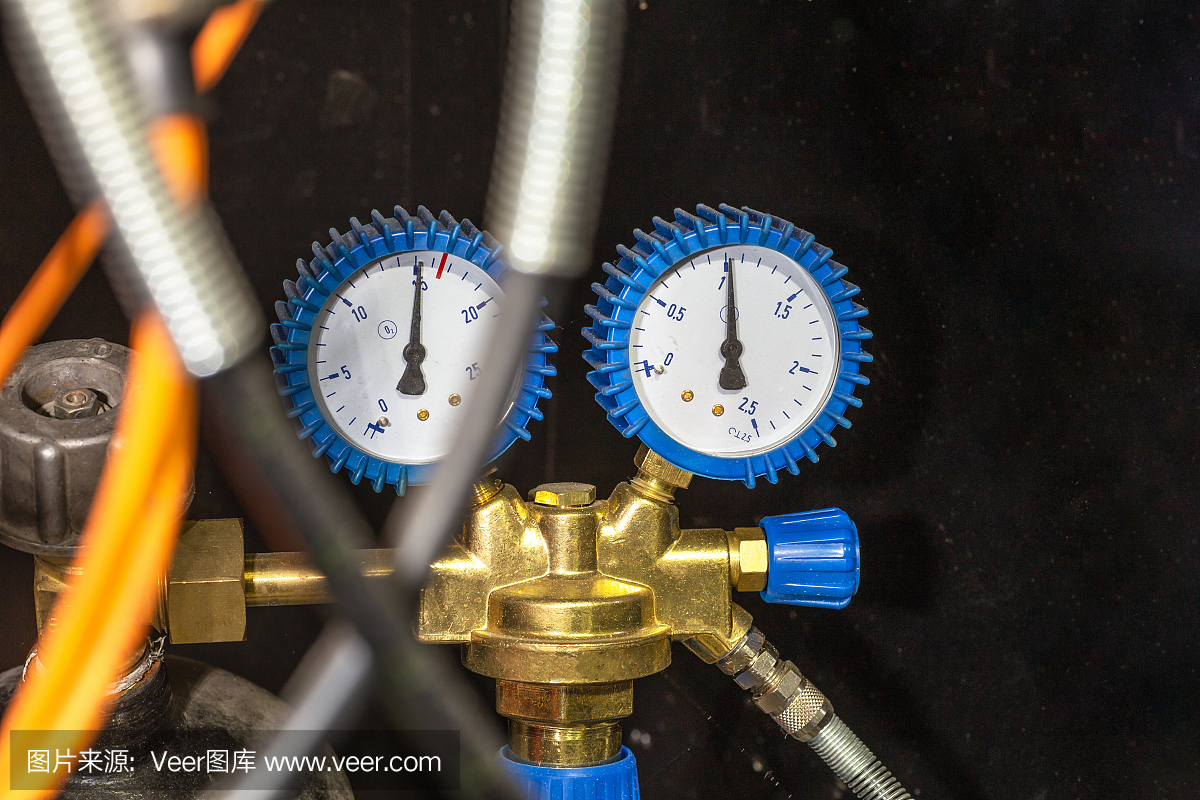 自動滅火系統(tǒng)上的高壓儀表或壓力計,關閉